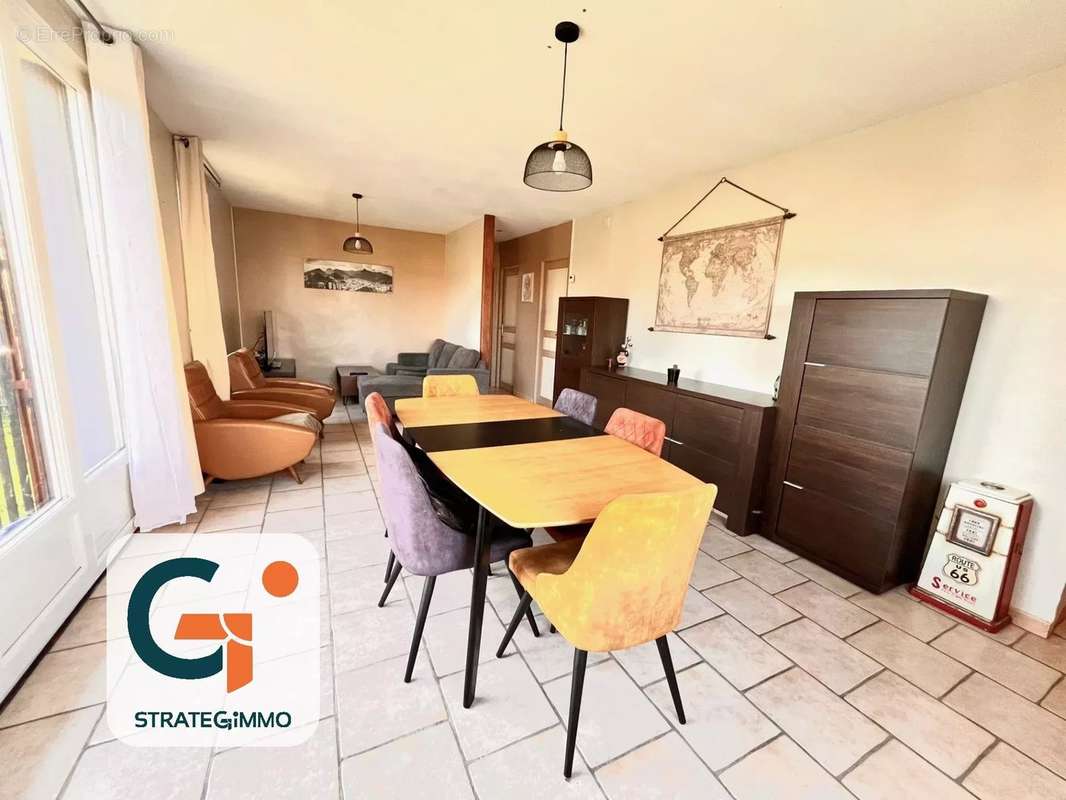 Maison à SAINT-ETIENNE-DU-ROUVRAY