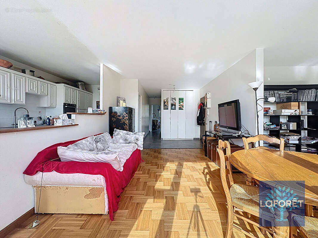 Appartement à CHILLY-MAZARIN