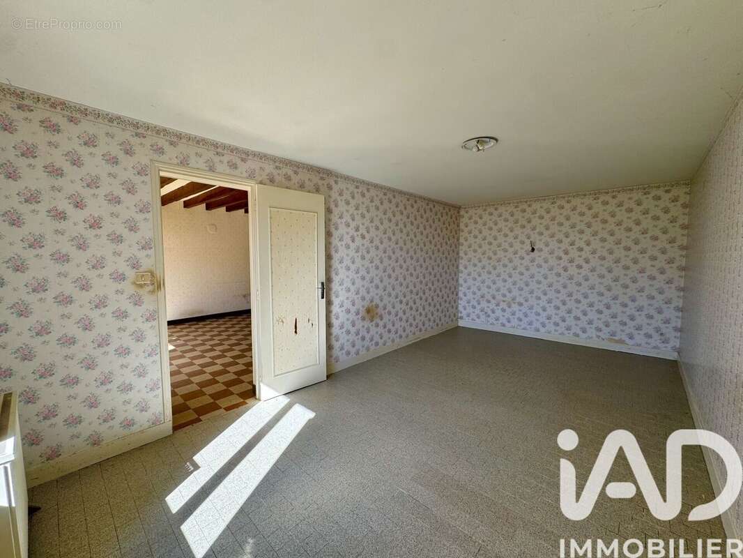 Maison 83 m² à Sury-En-Vaux  - photo 4