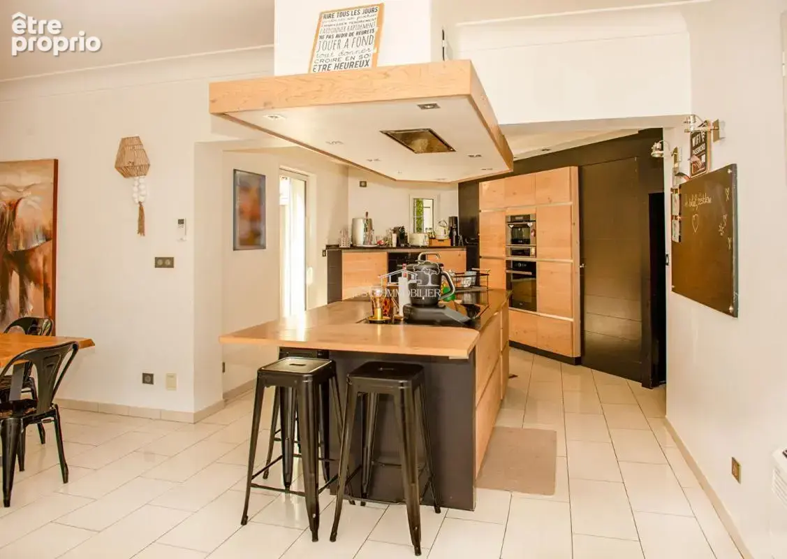 Propriété d'exception de 252m² sur une parcelle de 1650m² - photo 10