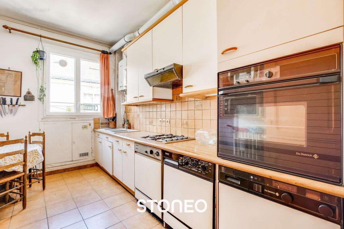 Appartement à PARIS-17E