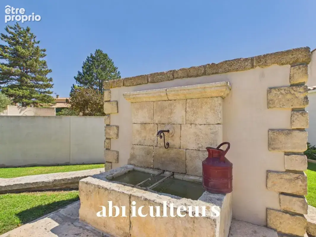Maison familiale de 198 m² avec T2 indépendant, jardin et garage à Charleval - photo 4