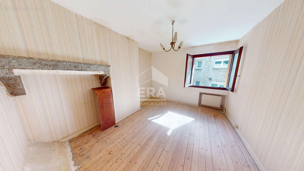 Maison à SAULT-BRENAZ