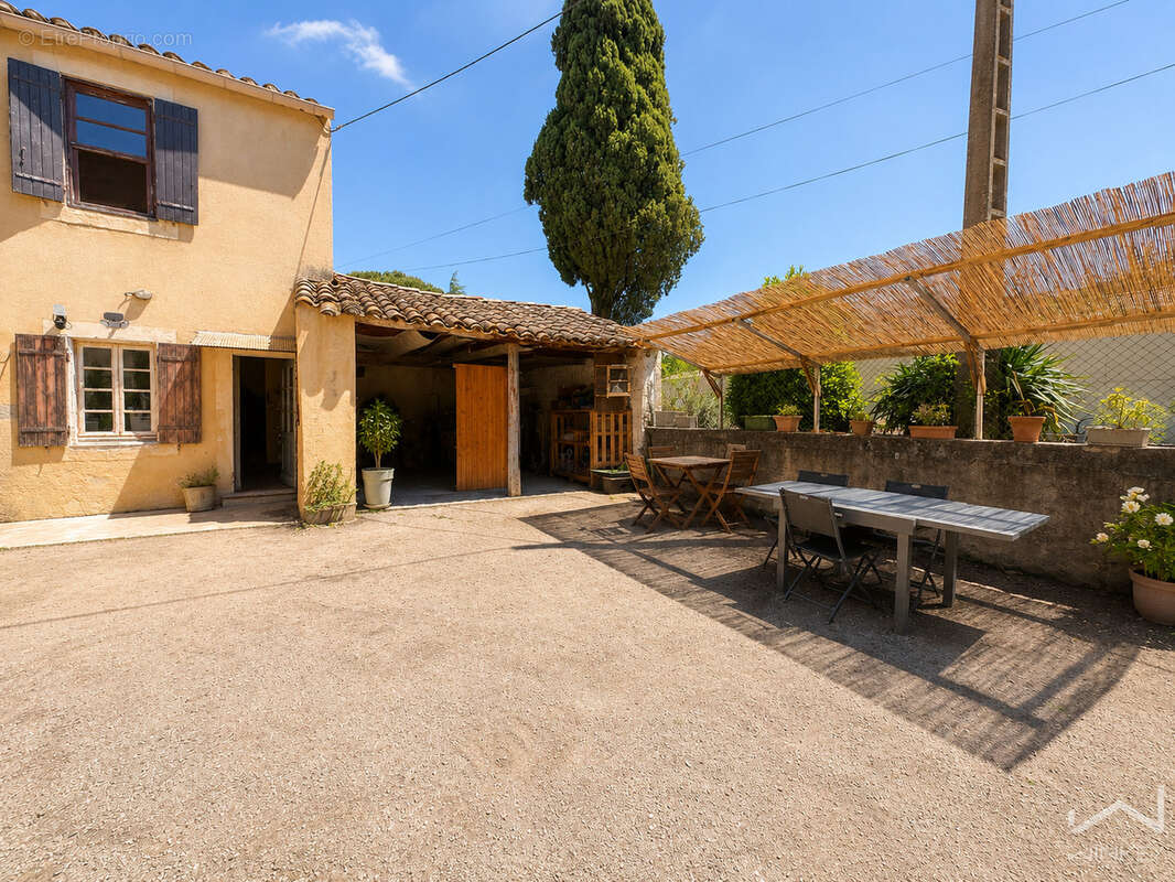 Maison à BOLLENE