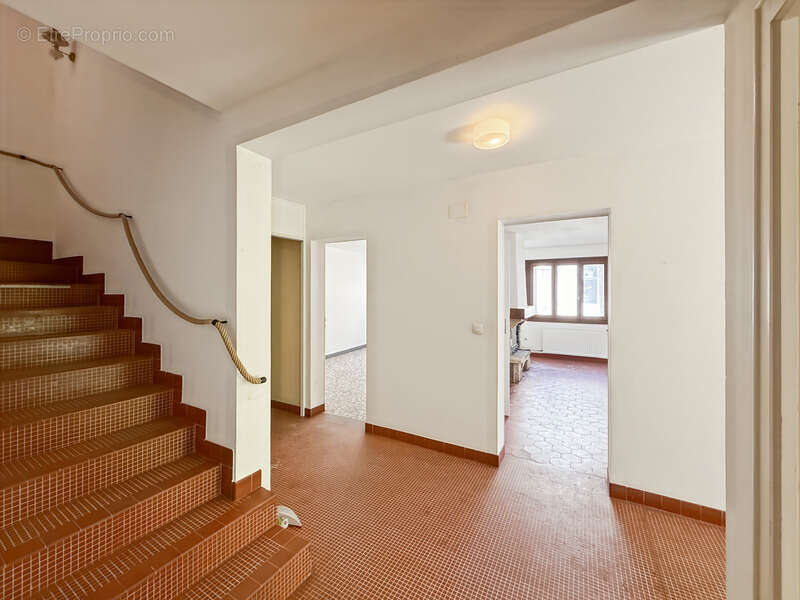 Maison à vendre 6 pièces GEX (01) - photo 7