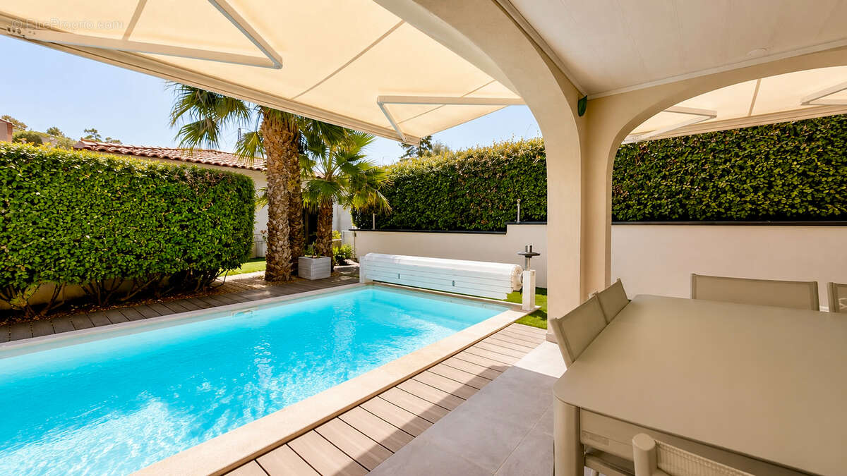 À pied des plages villa récente avec piscine chauffée garage 3 chambres - photo 18