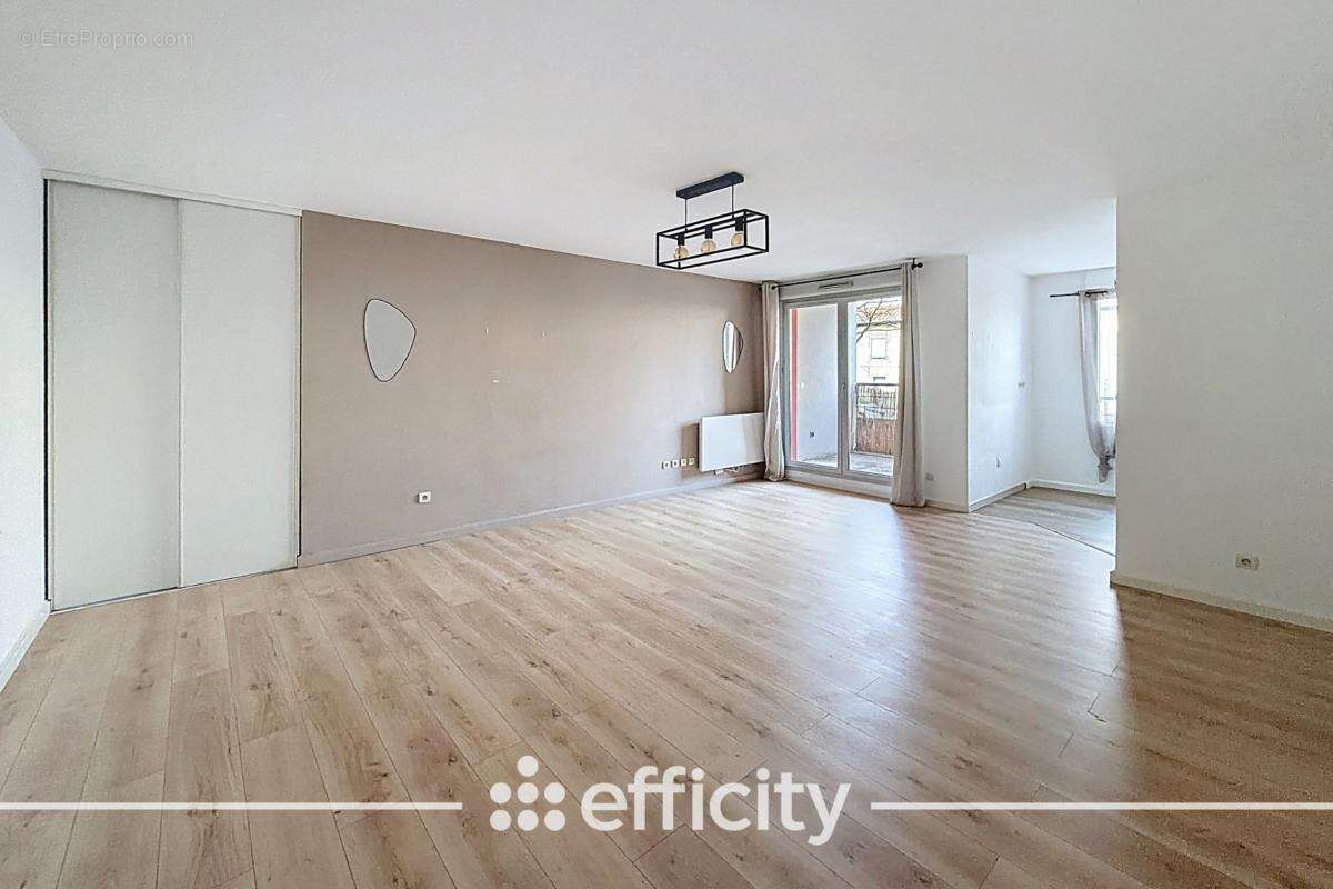 Appartement à GRIGNY