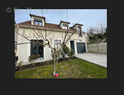 Maison à OZOIR-LA-FERRIERE