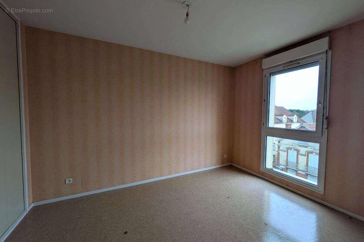 A vendre - romilly sur seine – 26 place des martyrs de la liberation porte n 06 etage n°3 - photo 7