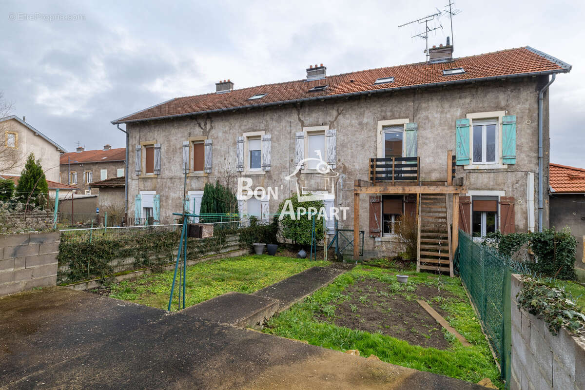 Appartement à MONTOIS-LA-MONTAGNE