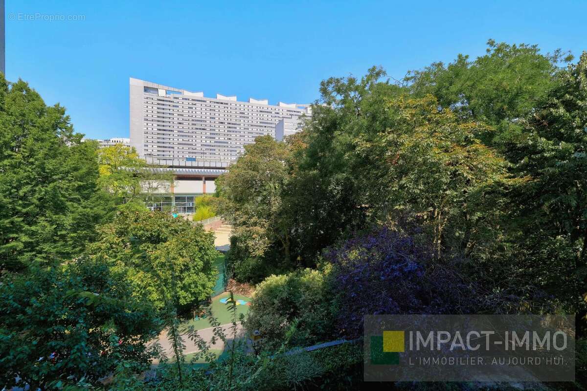 Appartement à COURBEVOIE