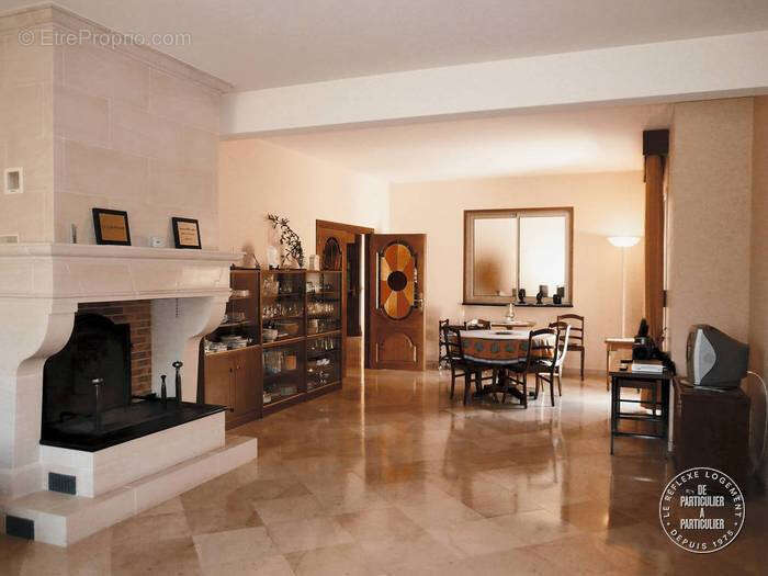 Maison à MONTGESTY