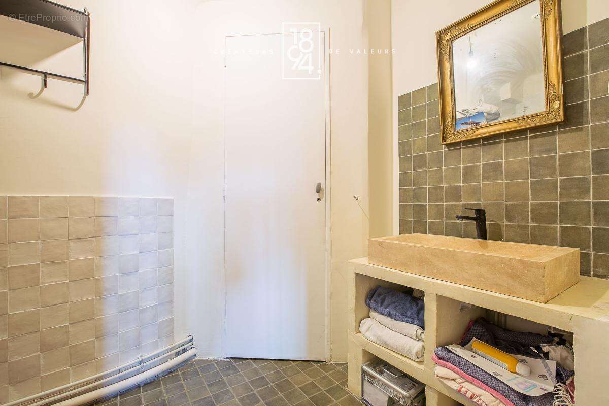 Appartement T2/3 à vendre Marseille 6ème (13006) I 50 m2 I Vue Notre Dame I Cours Pierre Puget - photo 8