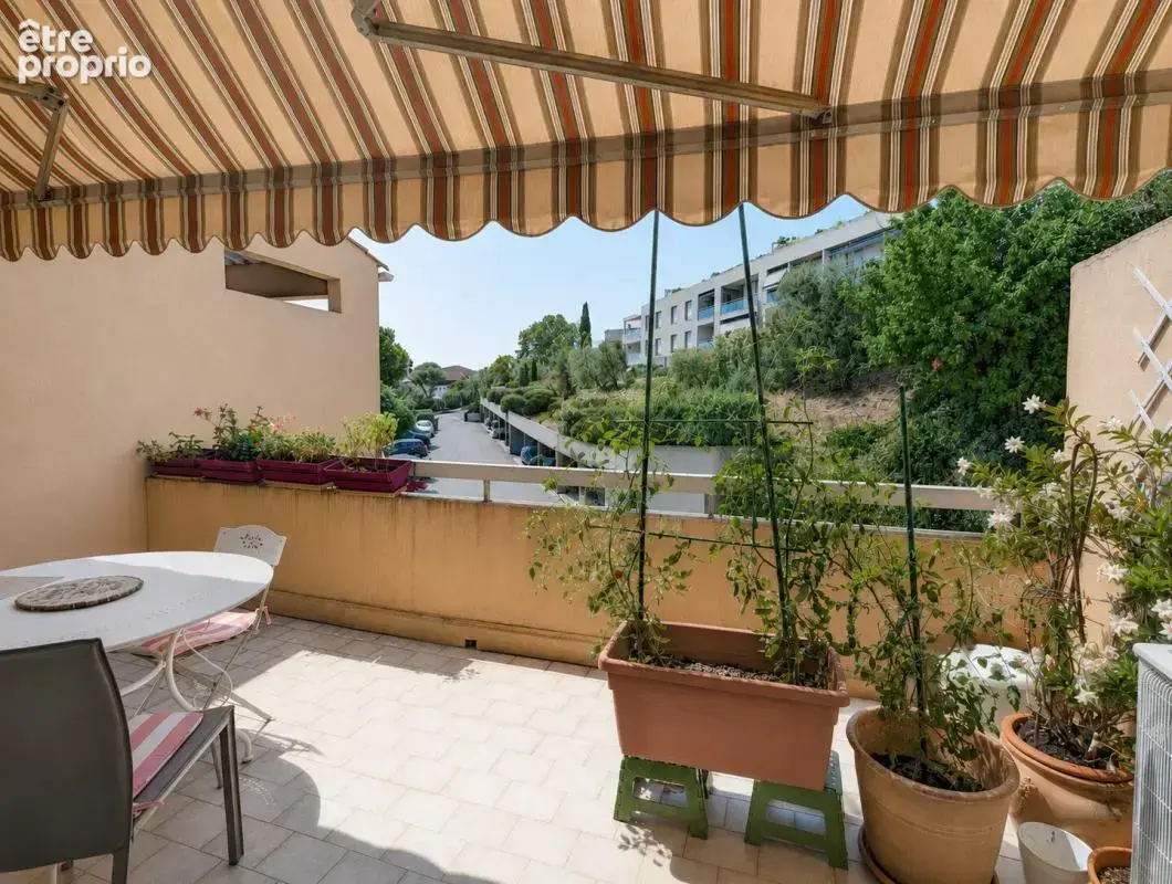 Dernier étage, terrasse, piscine, garage et cave - photo 5