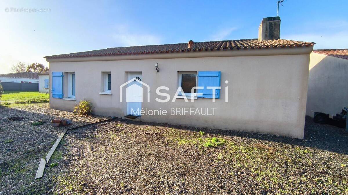 Photo 1 - Maison à SAINT-MATHURIN