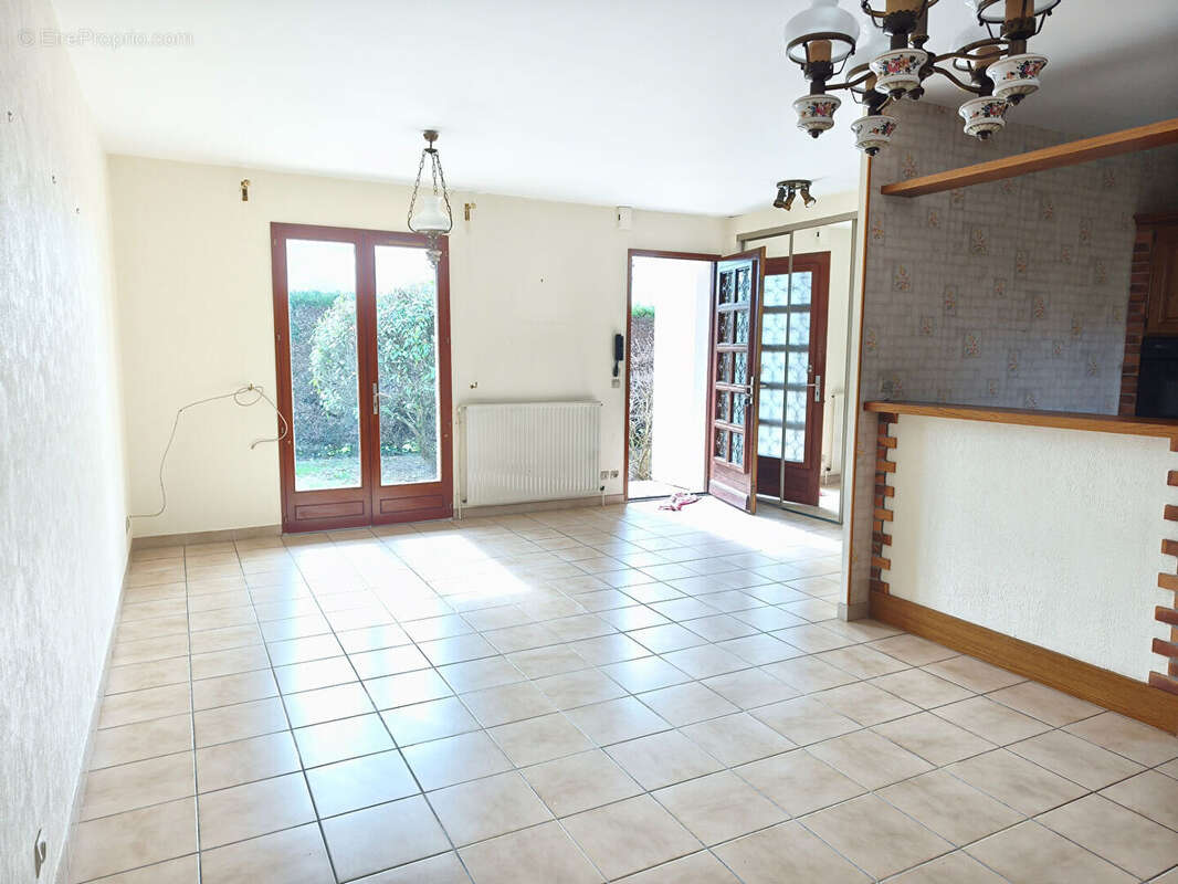Maison à SAINTES