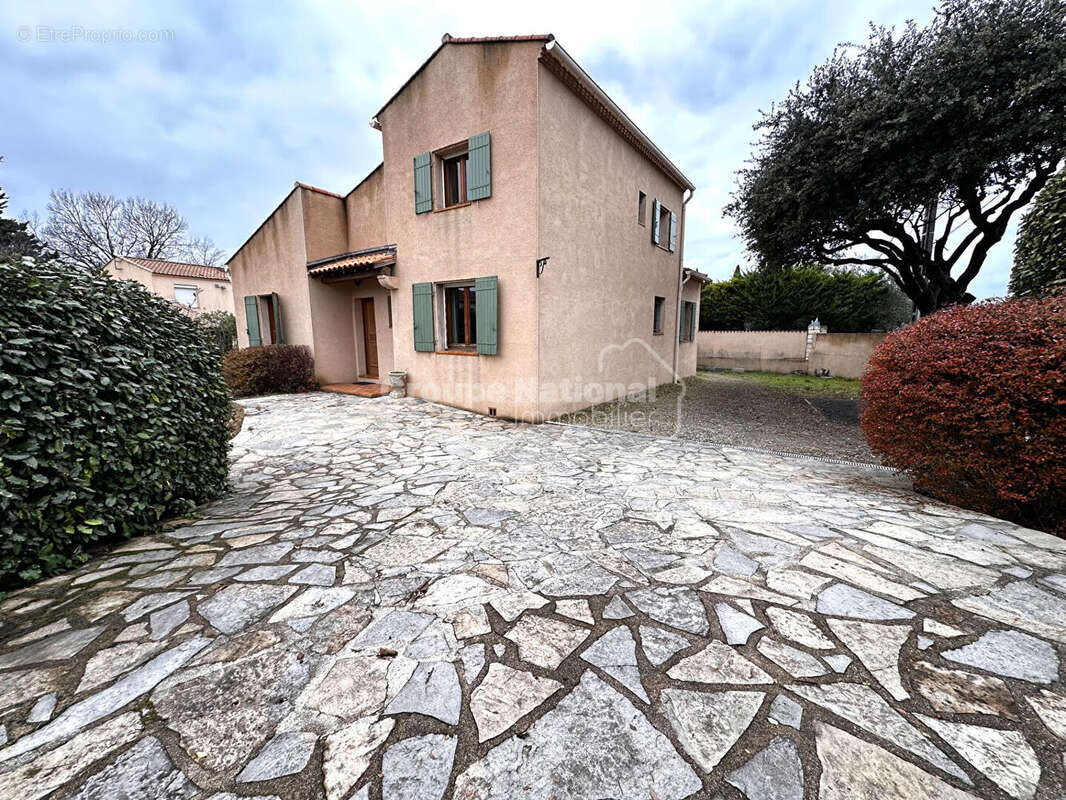 Maison à VILLEVIEILLE