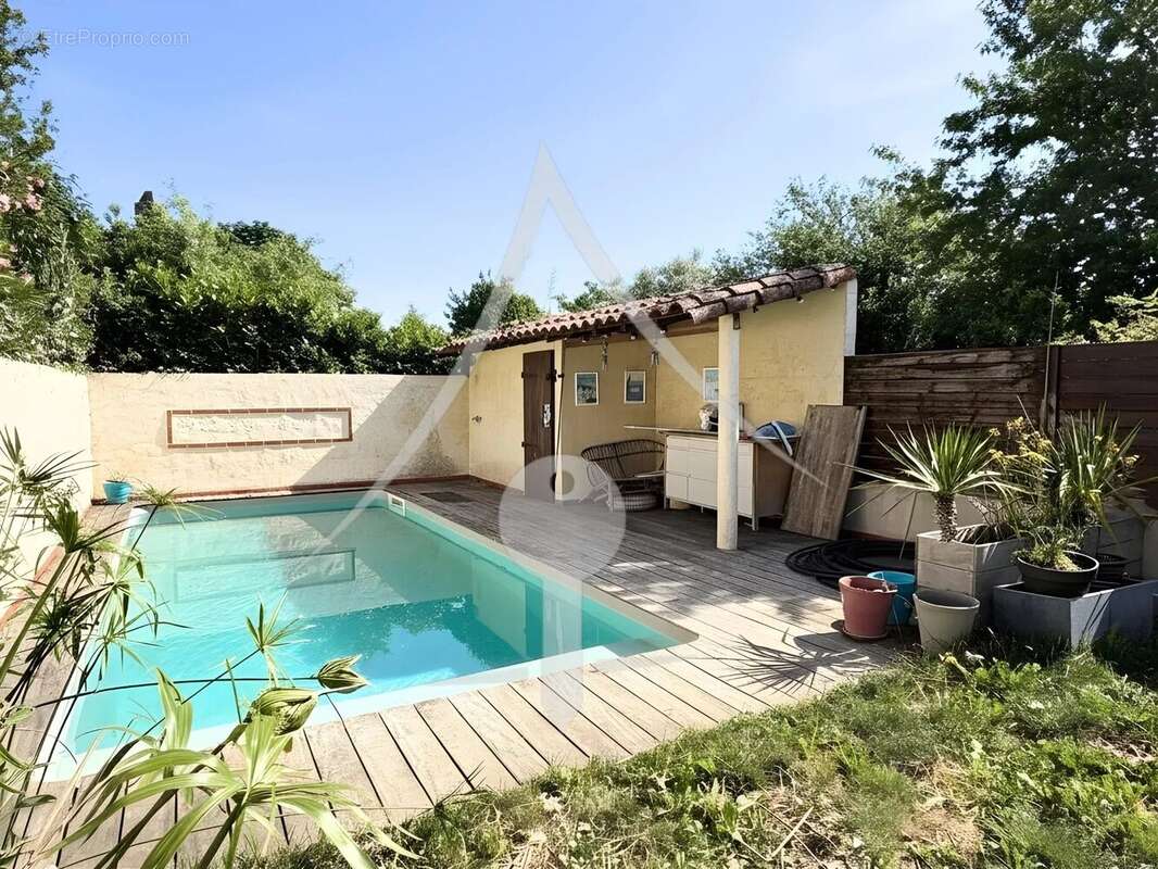 Maison à LAVERNOSE-LACASSE