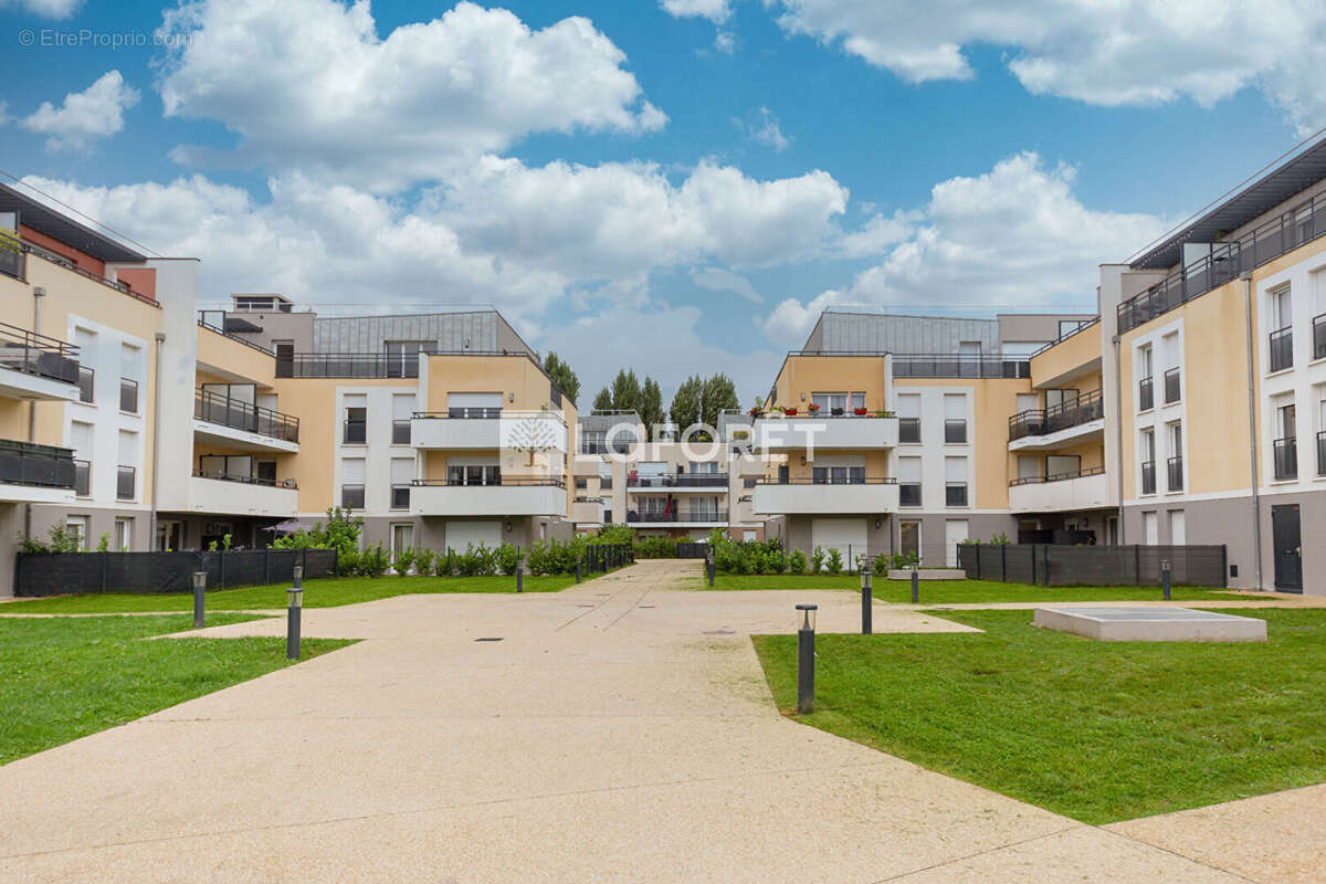 Appartement à PONTAULT-COMBAULT