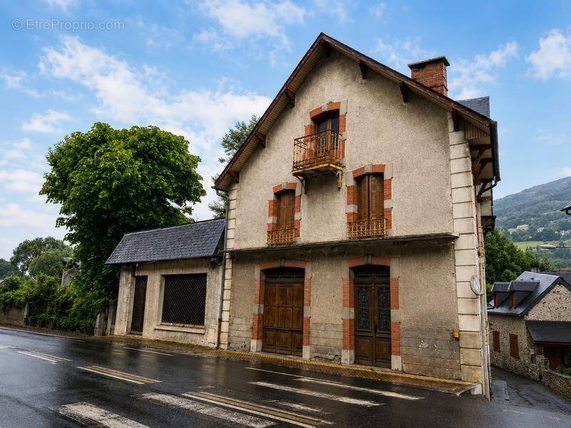 Maison à SARRANCOLIN