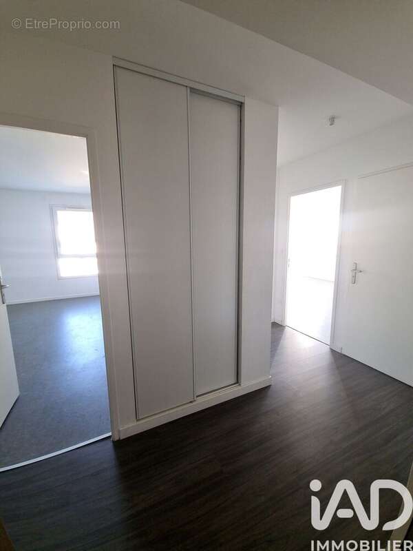 Photo 8 - Appartement à ELANCOURT