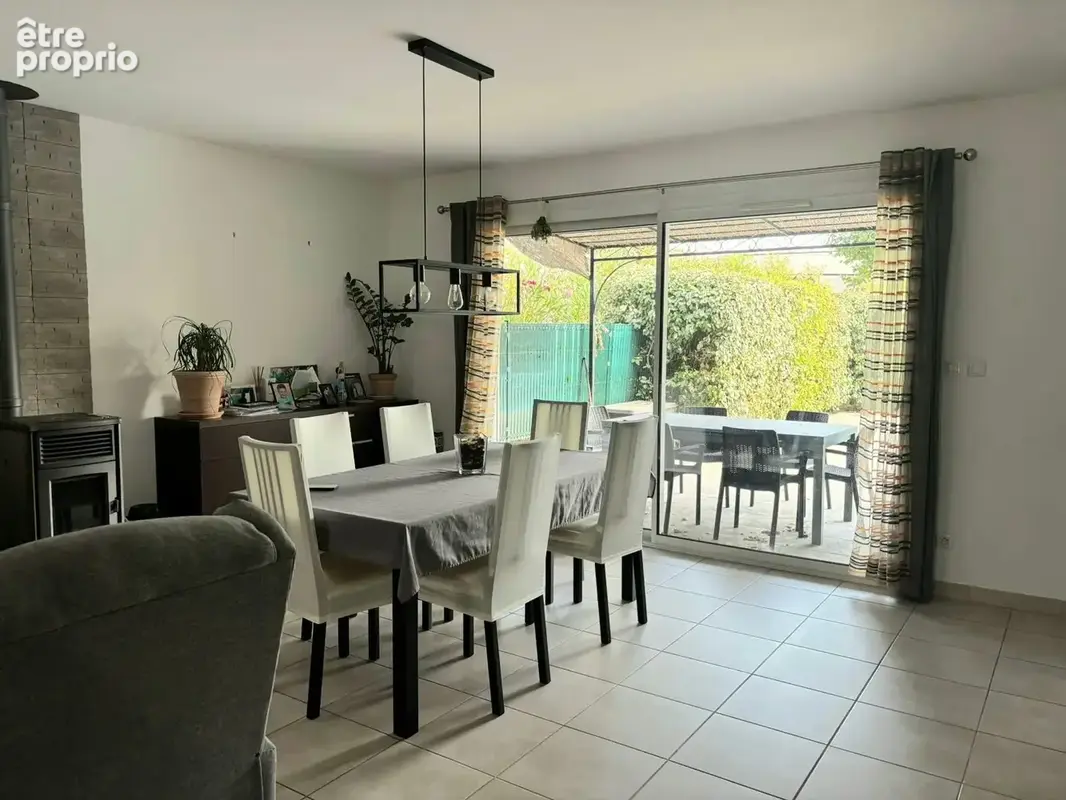 Maison 4 pièces 100 m² à vendre à Vic-Le-Fesq (30260) - photo 2