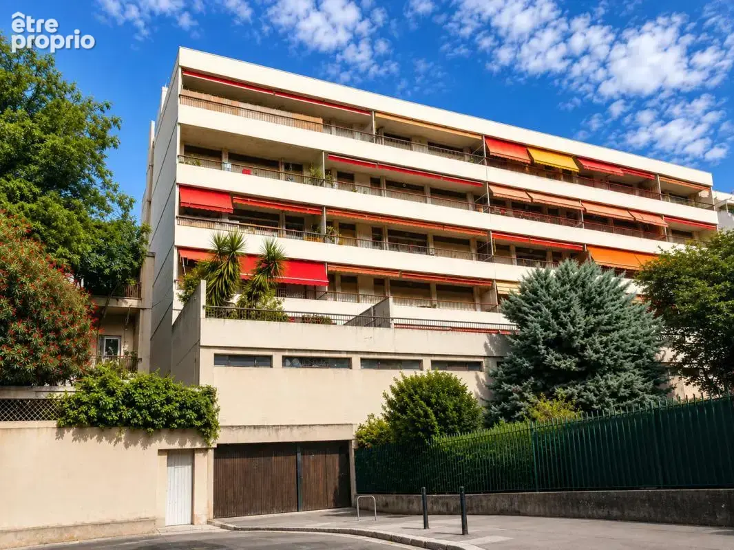 Appartement à MARSEILLE-4E