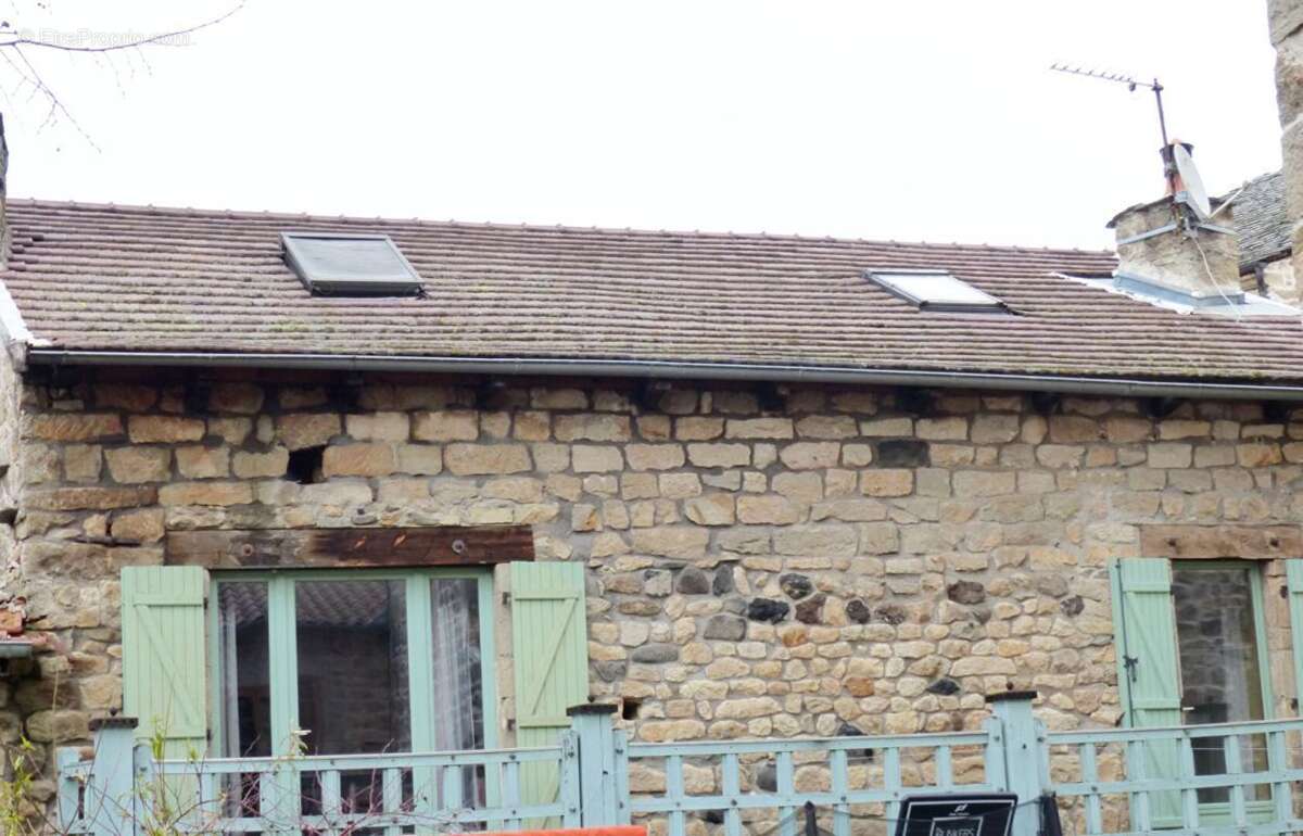 Jolie maison en pierre de 159 m² à Saint-Julien Chapteuil - photo 2