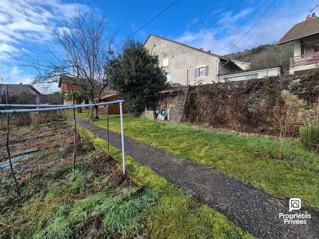 Appartement à BELLEGARDE-SUR-VALSERINE