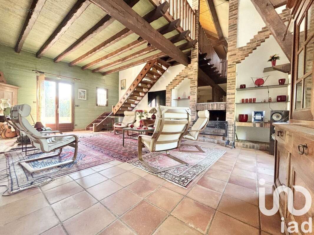 Maison 215 m² à Presles-En-Brie  - photo 5