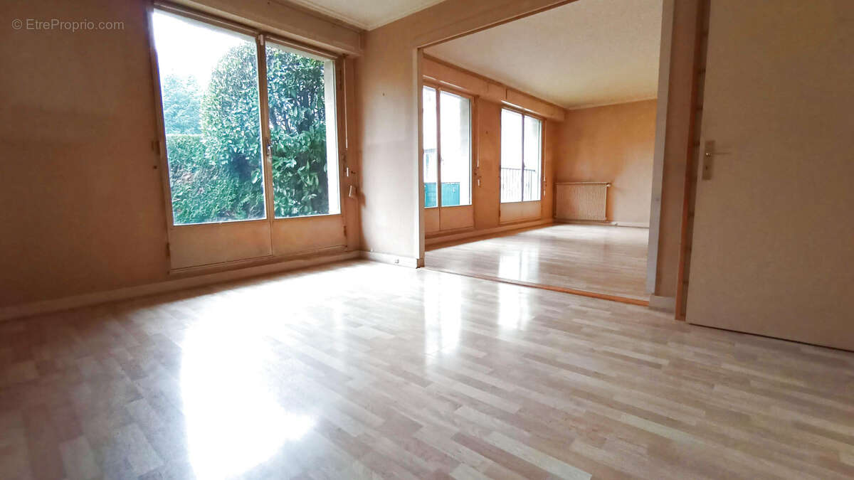 Appartement à VILLE-D'AVRAY