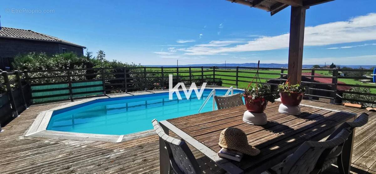 Maison à LAPARROUQUIAL