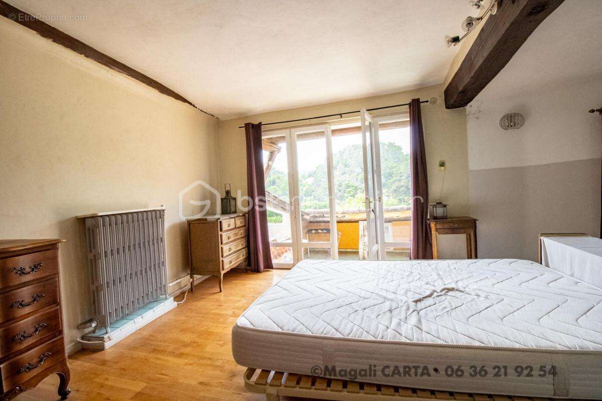 Maison à MEOUNES-LES-MONTRIEUX