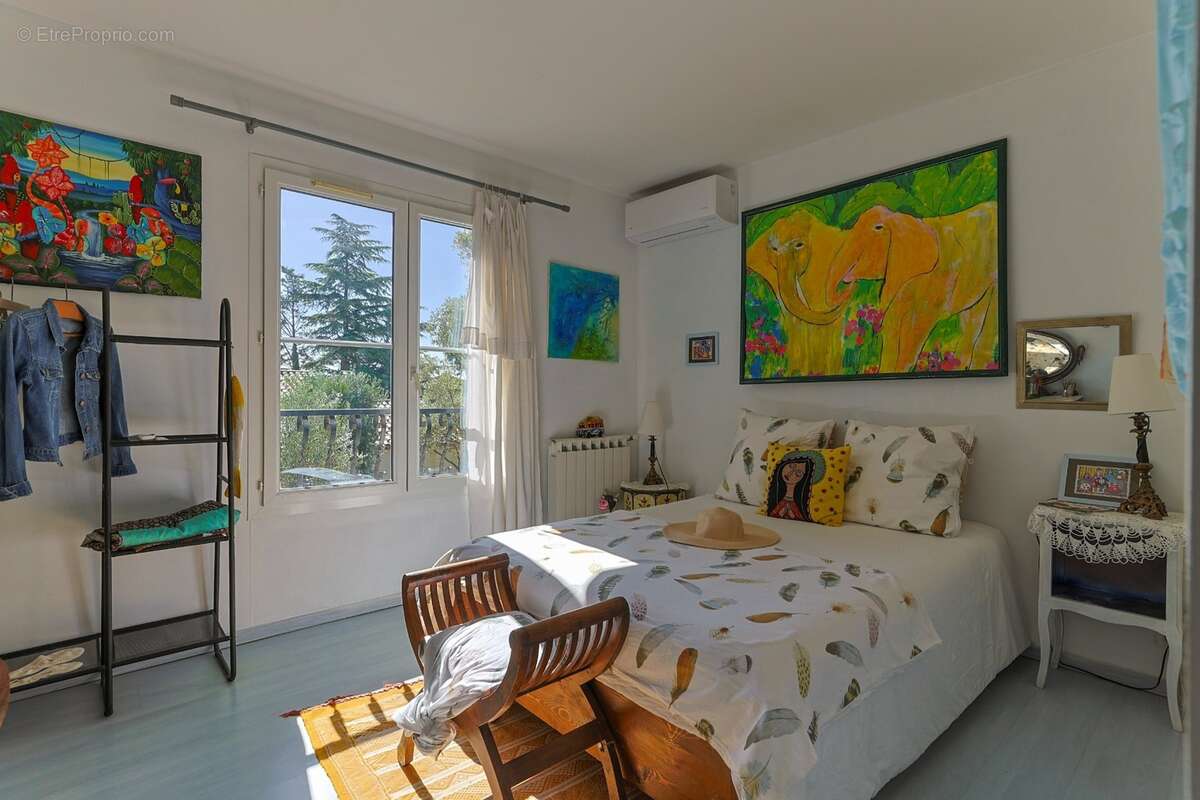 Dans le centre de castelnau le lez (34) ,ideal projet familial : magnifique bastide avec jardin et terrains constructibles - photo 16