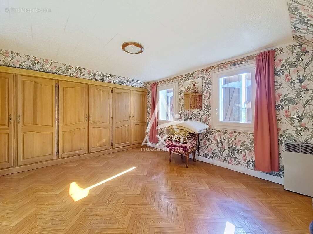 Maison en brique à Auneuil avec 2 chambres, véranda et jardin clos - photo 8