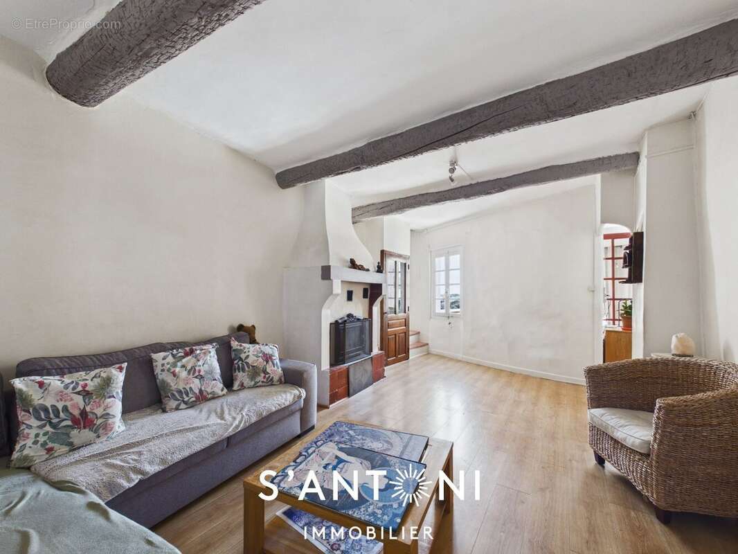 Maison de village avec terrasse  Beaux volumes  Charme et authenticité - photo 3