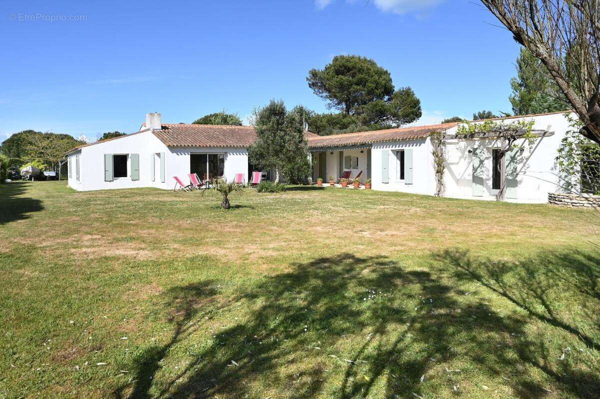 Maison à LES PORTES-EN-RE