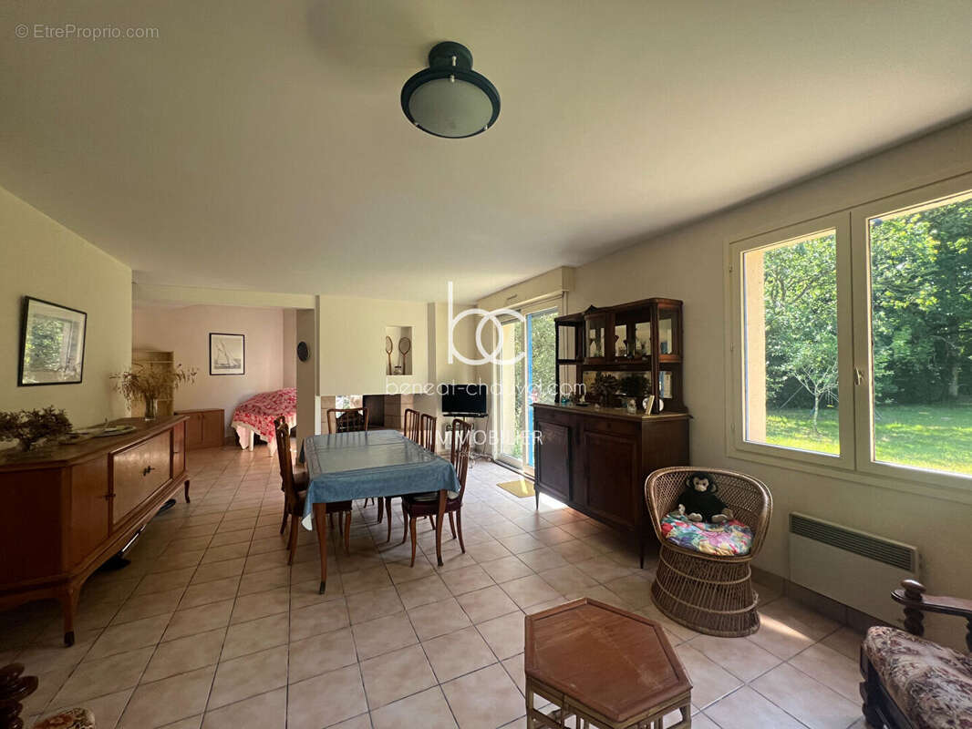 SARZEAU GOLFE - Maison familiale à vendre à BRILLAC  5 chambres et combles aménagés - photo 6