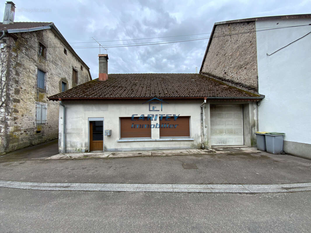 Maison à SERVANCE