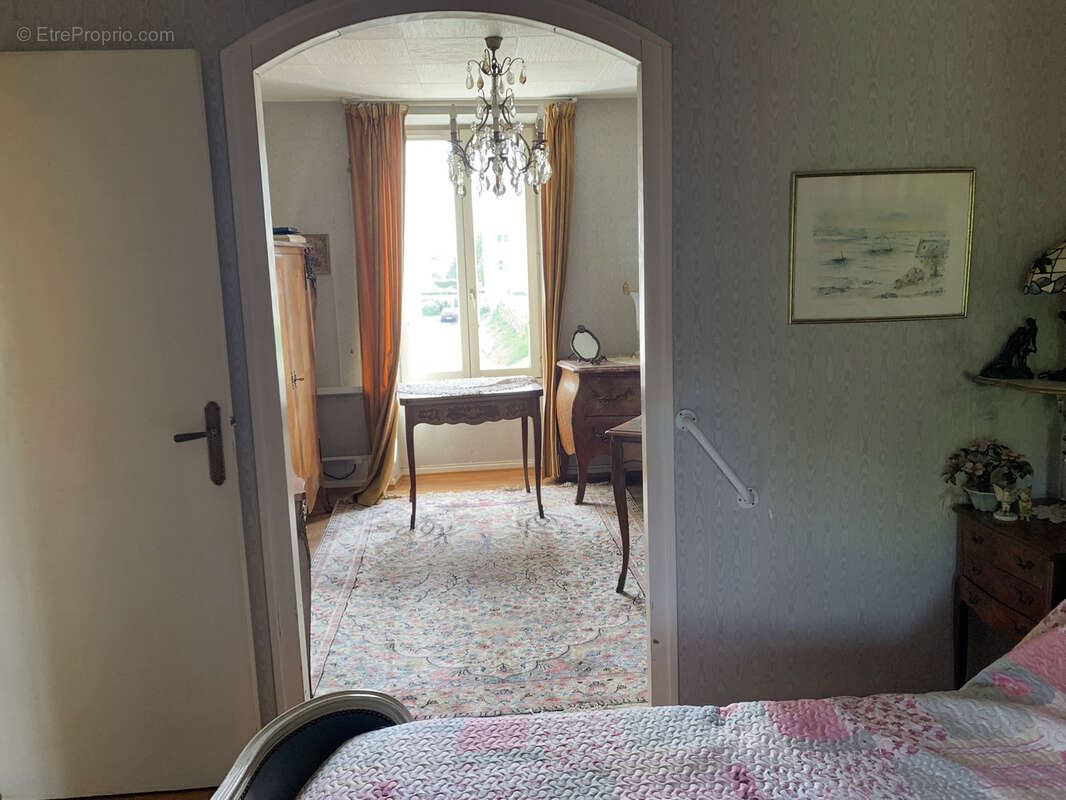 Maison à SAINT-JEAN-DE-LA-RUELLE