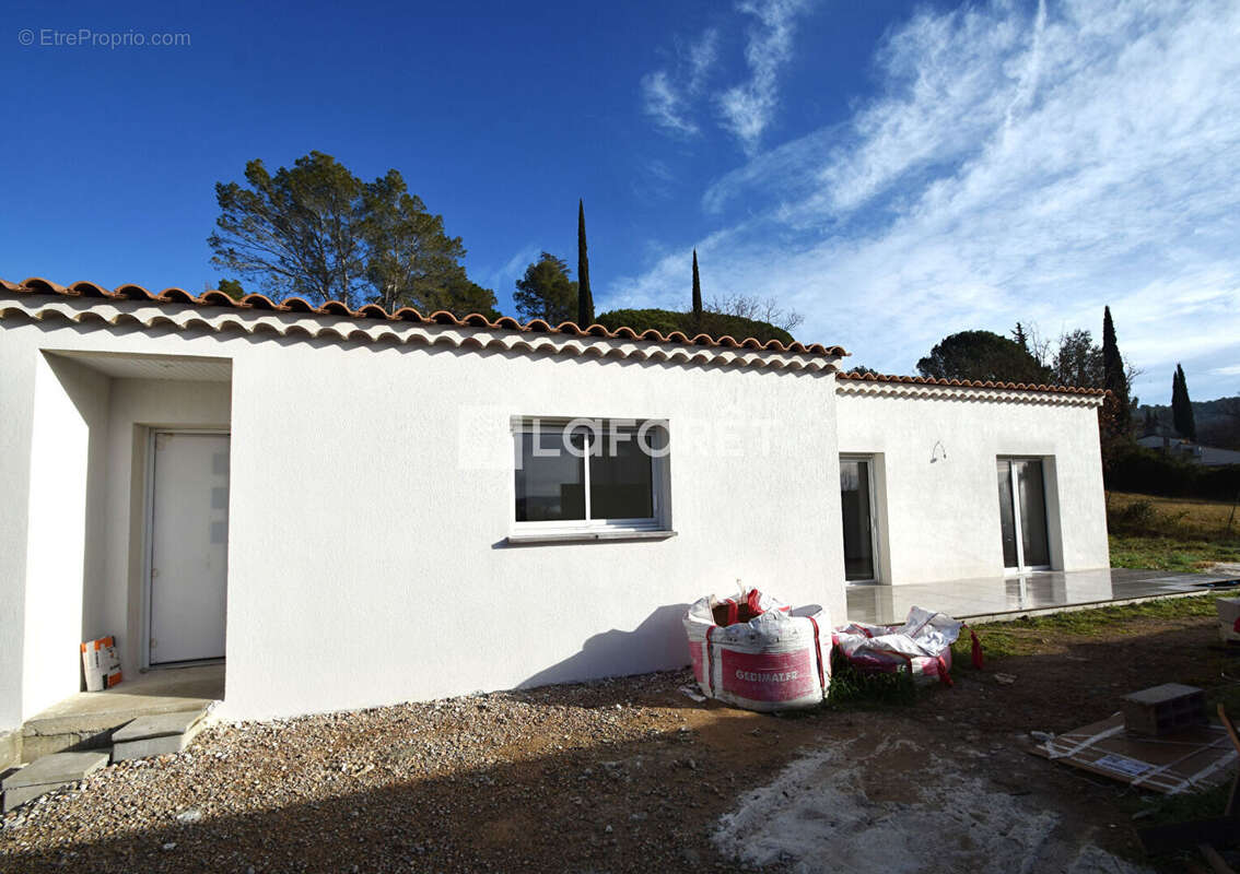 Maison à TOURRETTES