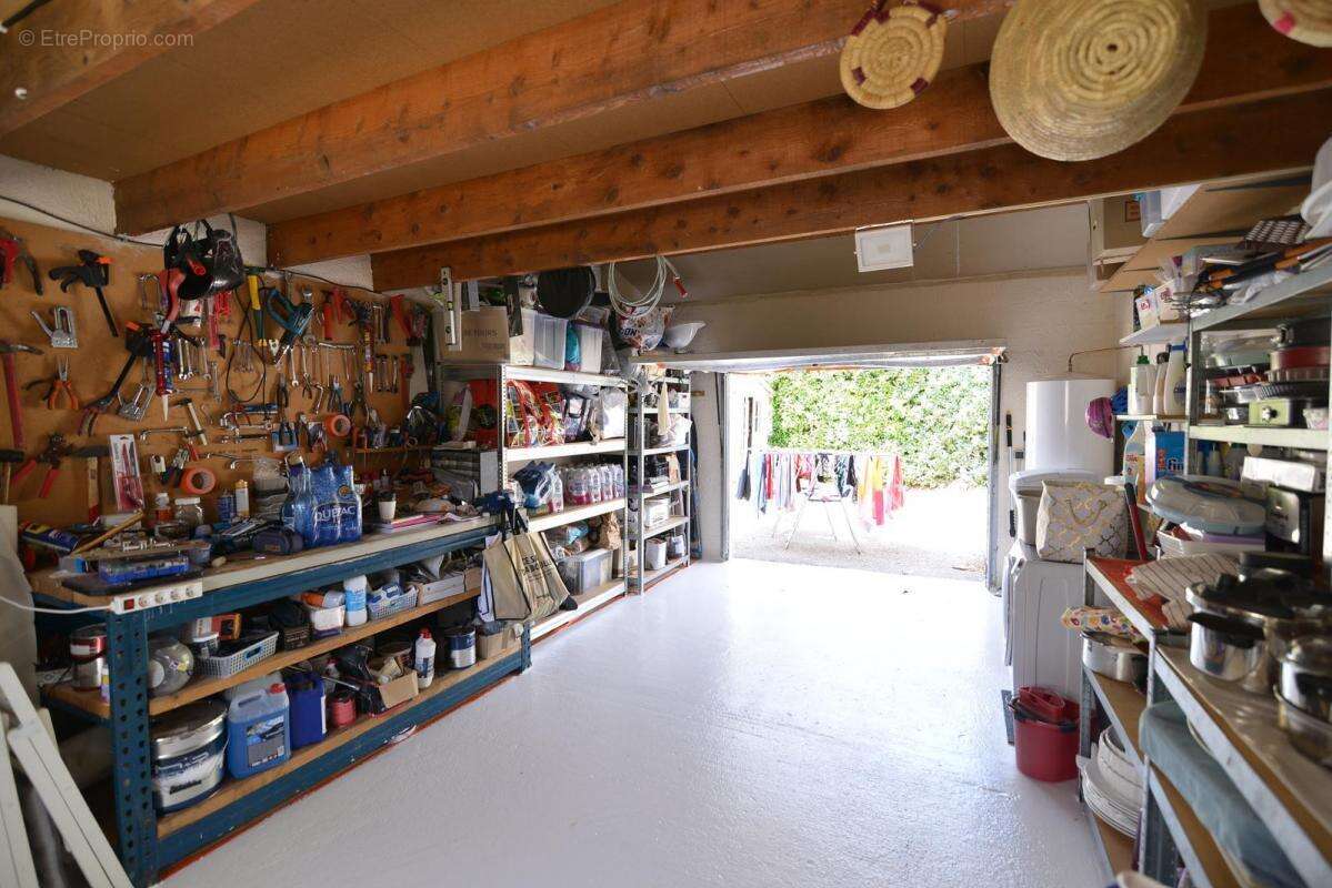 Maison à SAINT-VICTOR-LA-COSTE