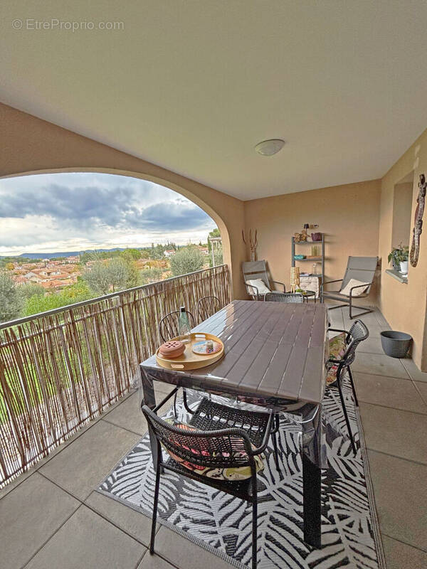 Appartement à PEYNIER