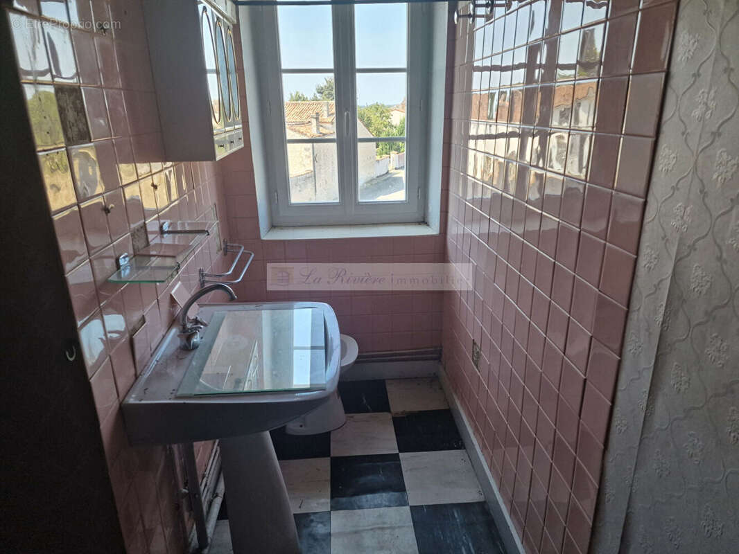 Maison Sigogne à rénover 200 m2 - photo 11
