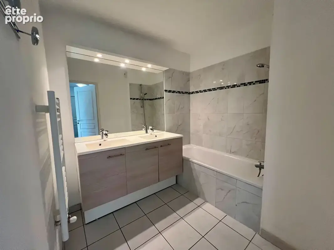 Le Pradet - Appartement de type 3 - 62 m2 - photo 8