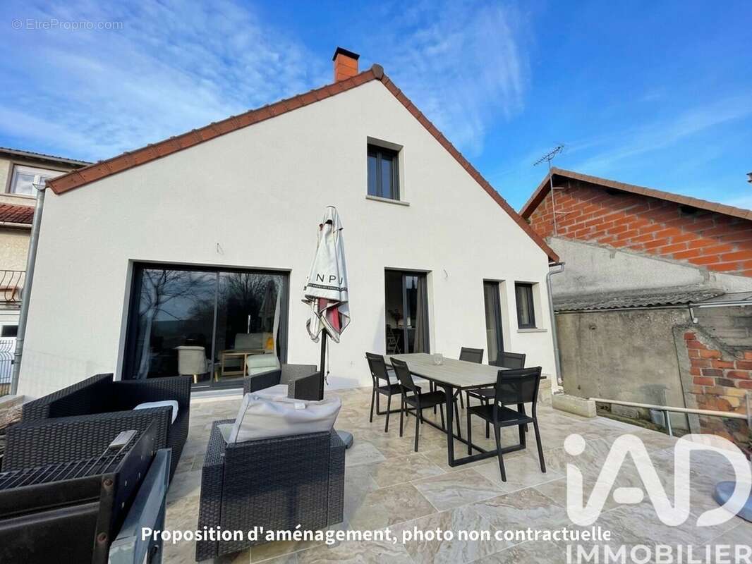 Photo 2 - Maison à LA VILLE-DU-BOIS