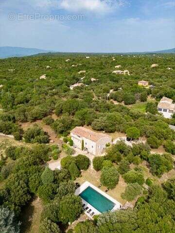 Maison à BONNIEUX