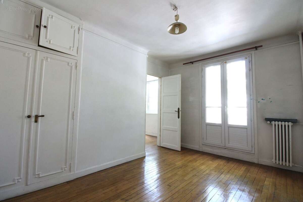 Appartement à PARIS-14E
