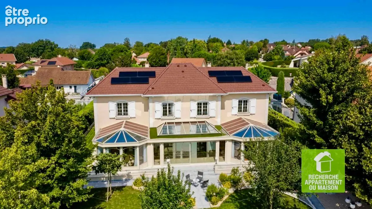 Propriété d'exception à 49 minutes de Lyon  240 m² de raffinement au coeur d'un écrin privé - photo 2