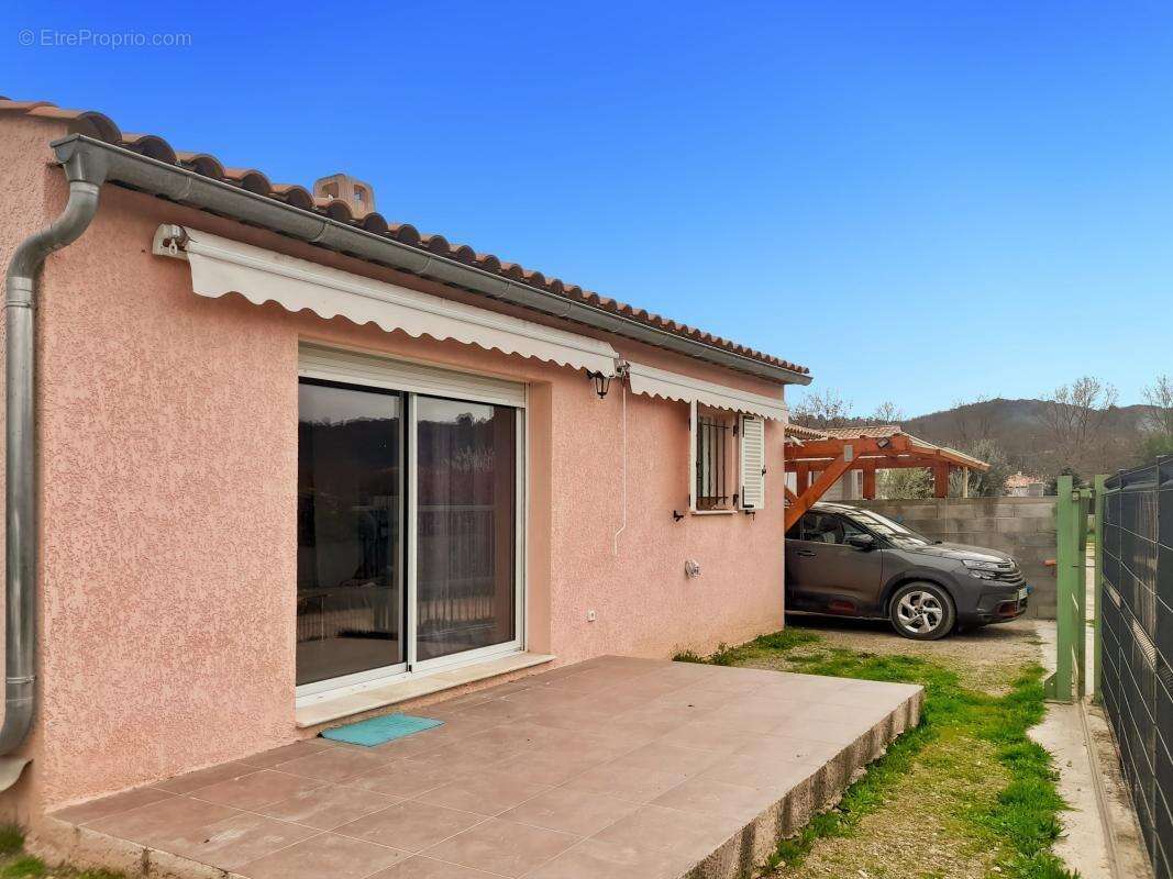 Maison à VINON-SUR-VERDON